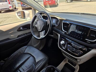 2017 Chrysler Pacifica Touring Plus   - Photo 9 - Philadelphia, PA 19124