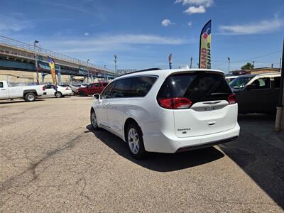 2017 Chrysler Pacifica Touring Plus   - Photo 8 - Philadelphia, PA 19124