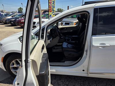 2017 Chrysler Pacifica Touring Plus   - Photo 13 - Philadelphia, PA 19124