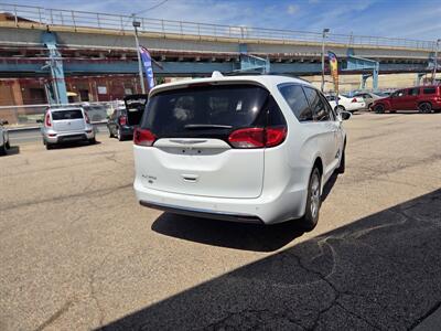 2017 Chrysler Pacifica Touring Plus   - Photo 6 - Philadelphia, PA 19124