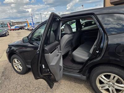 2011 Hyundai SANTA FE 2.4 GL - Photo 13 - Philadelphia, PA 19124