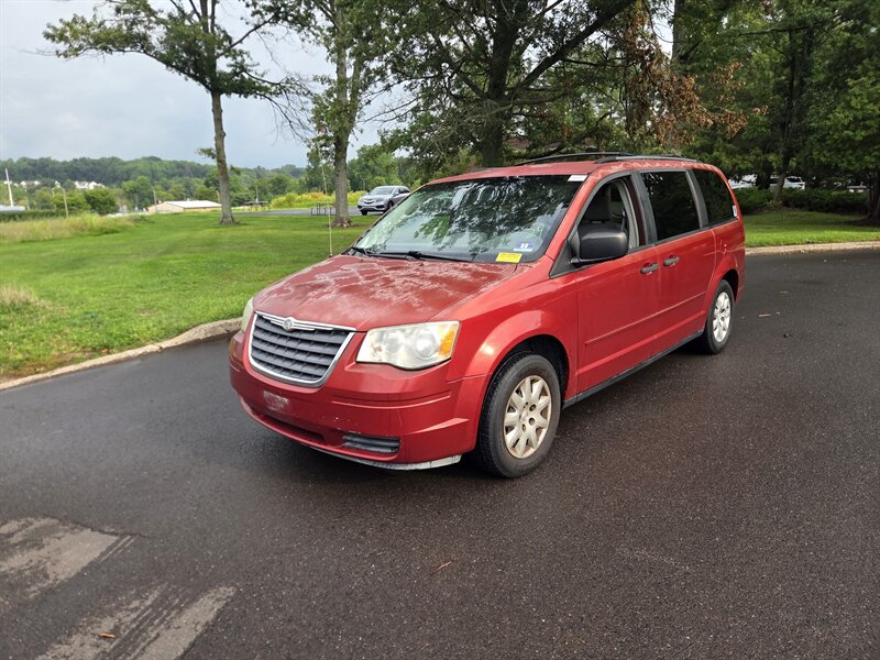 2008 Chrysler Town and Country LX  