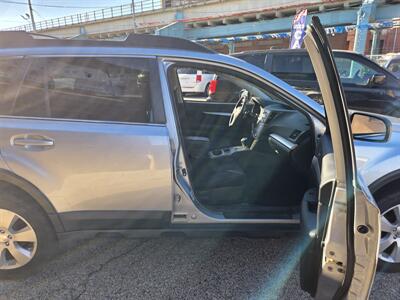 2012 Subaru Outback 2.5i Premium - Photo 8 - Philadelphia, PA 19124
