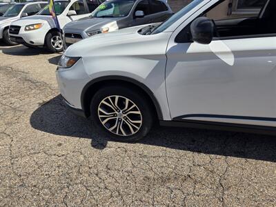2016 Mitsubishi Outlander ES - Photo 5 - Philadelphia, PA 19124