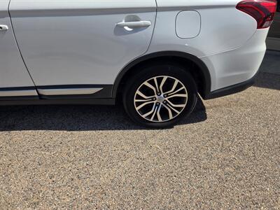 2016 Mitsubishi Outlander ES - Photo 4 - Philadelphia, PA 19124