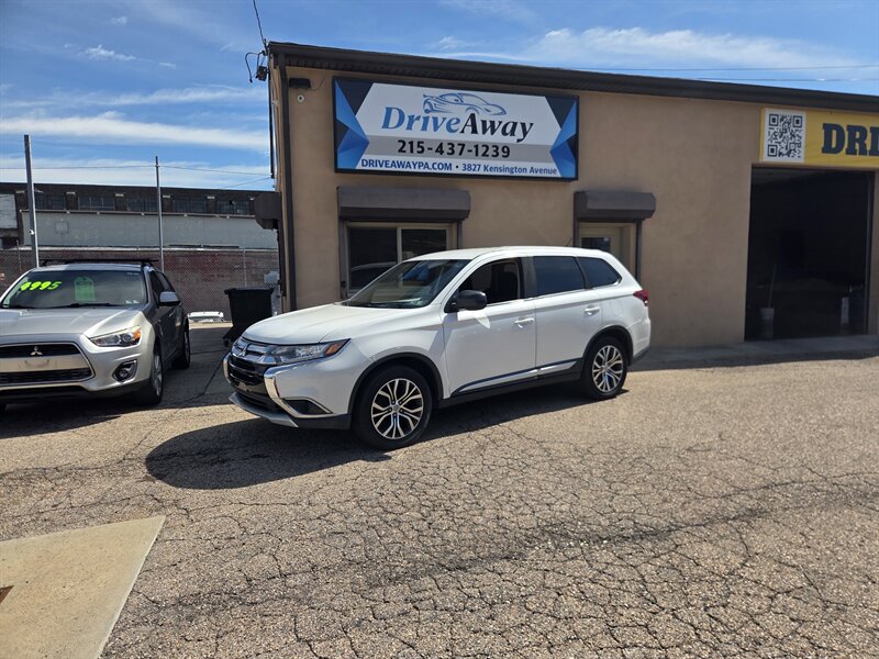 2016 Mitsubishi Outlander ES   - Photo 1 - Philadelphia, PA 19124