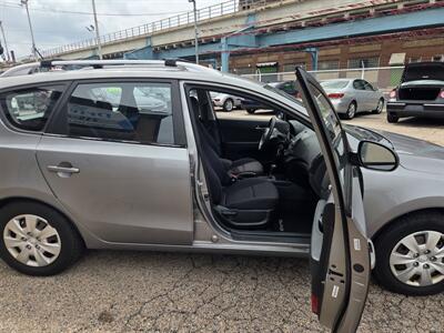2011 Hyundai ELANTRA Touring GLS - Photo 11 - Philadelphia, PA 19124