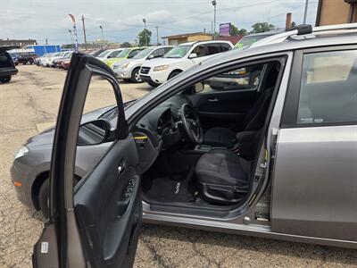 2011 Hyundai ELANTRA Touring GLS - Photo 17 - Philadelphia, PA 19124