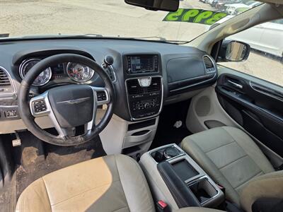 2011 Chrysler Town and Country Touring - Photo 16 - Philadelphia, PA 19124