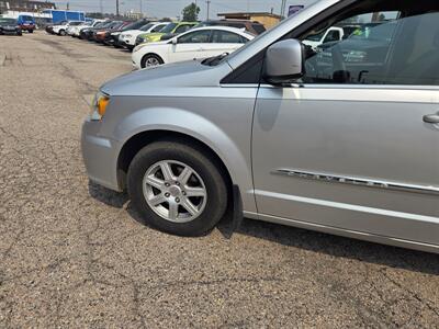 2011 Chrysler Town and Country Touring - Photo 9 - Philadelphia, PA 19124