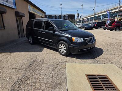 2015 Chrysler Town and Country Touring - Photo 3 - Philadelphia, PA 19124