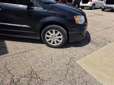 2015 Chrysler Town and Country Touring - Photo 8 - Philadelphia, PA 19124