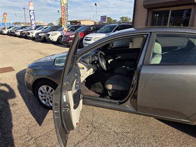 2012 Kia Forte EX - Photo 10 - Philadelphia, PA 19124