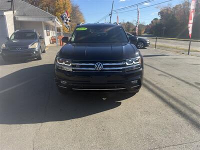 2019 Volkswagen Atlas V6 SE R-Line 4Motion - Photo 2 - Westport, MA 02790