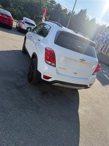 2020 Chevrolet Trax LT - Photo 3 - Westport, MA 02790
