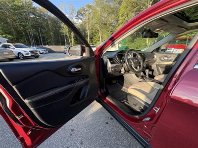 2017 Jeep Cherokee Limited - Photo 9 - Westport, MA 02790