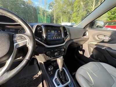 2017 Jeep Cherokee Limited - Photo 8 - Westport, MA 02790
