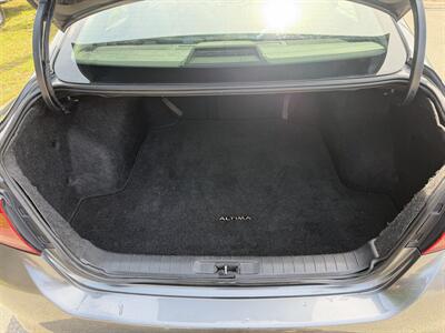 2018 Nissan Altima 2.5 SR   - Photo 11 - Westport, MA 02790