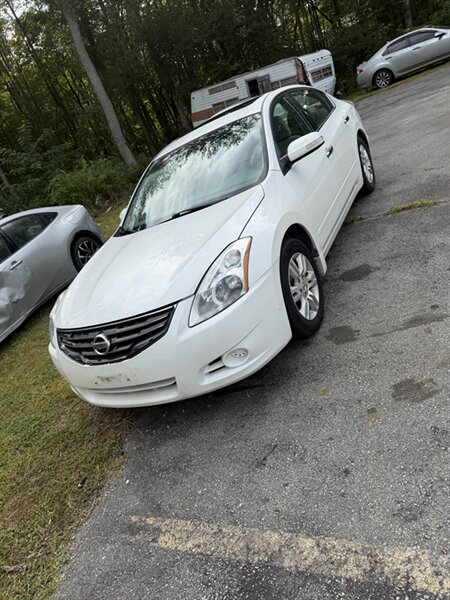 2011 Nissan Altima 2.5 S   - Photo 1 - Westport, MA 02790