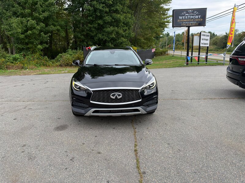 2019 INFINITI QX30 Luxe  