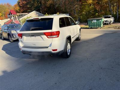 2012 Jeep Grand Cherokee Laredo   - Photo 5 - Westport, MA 02790