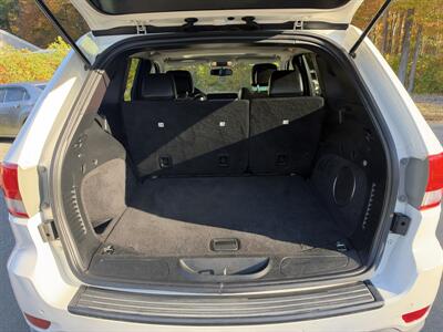 2012 Jeep Grand Cherokee Laredo   - Photo 13 - Westport, MA 02790