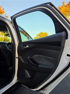 2014 Ford Focus Titanium With Backup Camera - Photo 20 - Lawndale, CA 90260