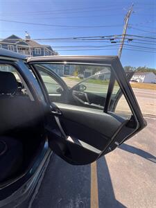 2013 Mazda Mazda3 i Touring i Touring - Photo 14 - Windham, ME 04062