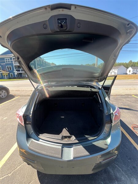 2013 Mazda Mazda3 i Touring i Touring - Photo 9 - Windham, ME 04062