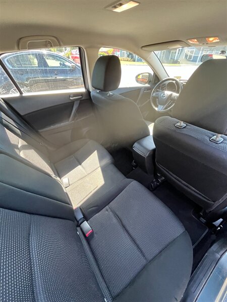 2013 Mazda Mazda3 i Touring i Touring - Photo 19 - Windham, ME 04062