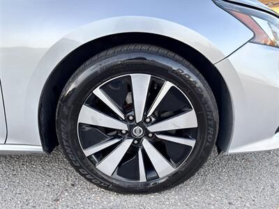 2022 Nissan Altima 2.5 SV - Photo 9 - Arleta, CA 91331