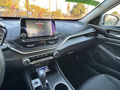 2022 Nissan Altima 2.5 SV - Photo 15 - Arleta, CA 91331