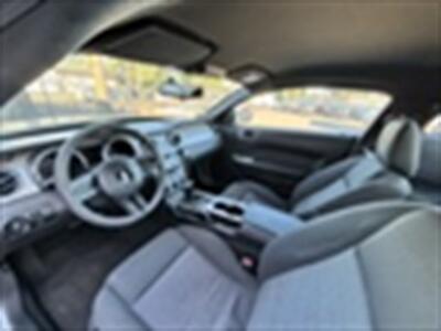 2005 Ford Mustang V6 Deluxe - Photo 9 - Arleta, CA 91331