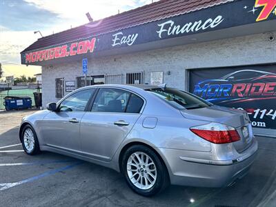 2011 Hyundai Genesis 3.8 Premium - Photo 6 - Arleta, CA 91331
