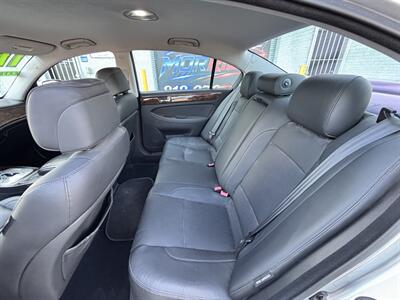 2011 Hyundai Genesis 3.8 Premium - Photo 13 - Arleta, CA 91331