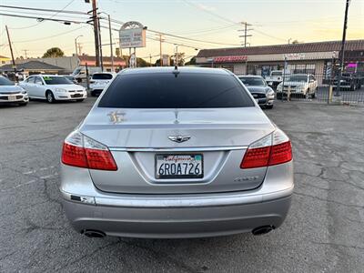 2011 Hyundai Genesis 3.8 Premium - Photo 23 - Arleta, CA 91331