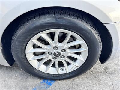 2011 Hyundai Genesis 3.8 Premium - Photo 9 - Arleta, CA 91331