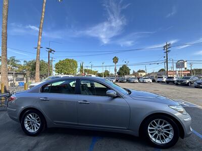 2011 Hyundai Genesis 3.8 Premium - Photo 8 - Arleta, CA 91331