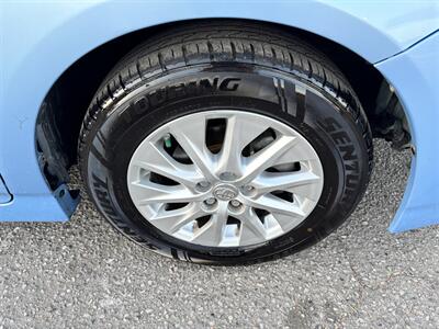 2014 Toyota Prius Plug-in Hybrid Advanced - Photo 9 - Arleta, CA 91331