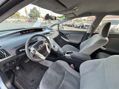 2014 Toyota Prius Plug-in Hybrid Advanced - Photo 10 - Arleta, CA 91331