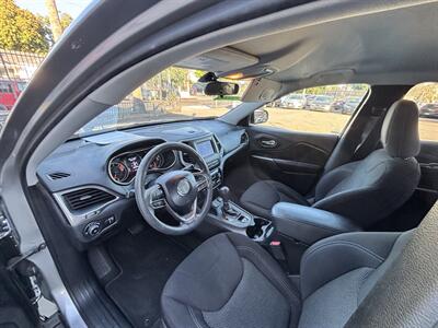 2019 Jeep Cherokee Latitude - Photo 10 - Arleta, CA 91331