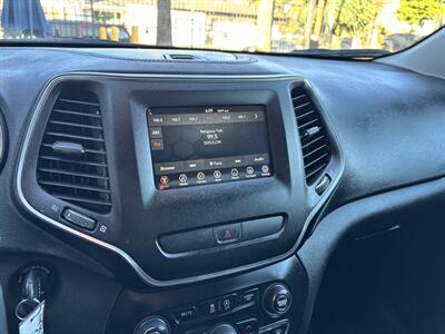 2019 Jeep Cherokee Latitude - Photo 17 - Arleta, CA 91331