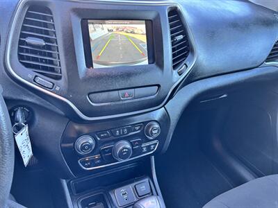 2019 Jeep Cherokee Latitude - Photo 18 - Arleta, CA 91331