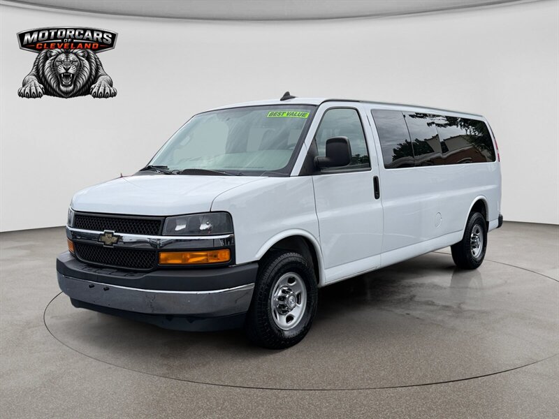 Summit White 2018 Chevrolet Express Van Rear-Wheel Drive 6-Speed Automatic