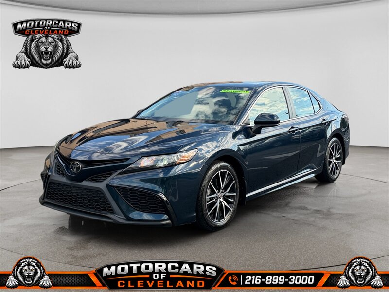 2021 Toyota Camry SE  