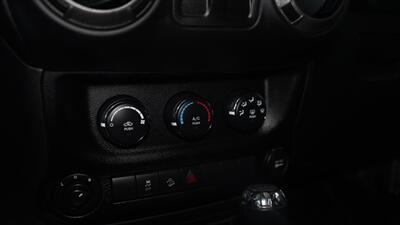 2007 Jeep Wrangler Unlimited Sahara   - Photo 13 - Cleveland, OH 44111
