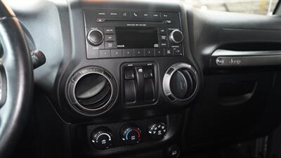 2007 Jeep Wrangler Unlimited Sahara   - Photo 11 - Cleveland, OH 44111