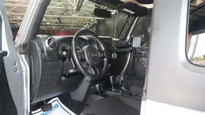 2007 Jeep Wrangler Unlimited Sahara   - Photo 9 - Cleveland, OH 44111