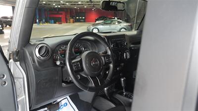 2007 Jeep Wrangler Unlimited Sahara   - Photo 10 - Cleveland, OH 44111