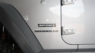 2007 Jeep Wrangler Unlimited Sahara   - Photo 3 - Cleveland, OH 44111